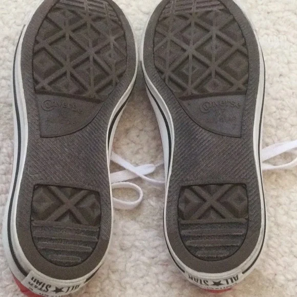 CONVERSE RED LOW TOP ALL STAR UNISEX SNEAKER-Womens 9/Mens 7-excellent condition - Picture 6 of 7